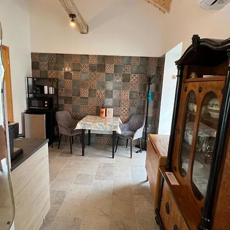 別荘 Sarkanyok Haza Vendeghaz - House Of Dragons Raposka