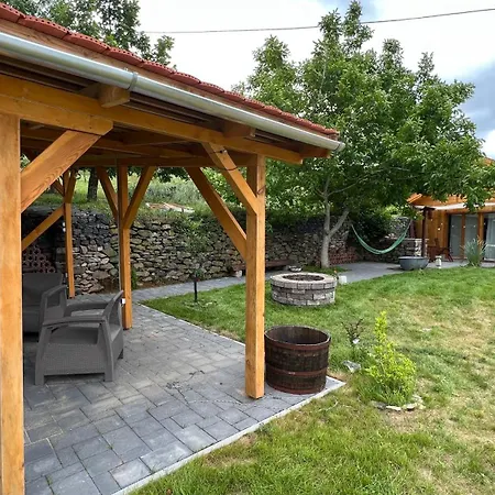 Sarkanyok Haza Vendeghaz Jakuzzival - House Of Dragons With Jakuzzi *