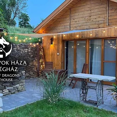 Sarkanyok Haza Vendeghaz - House Of Dragons بيت للعطل Raposka