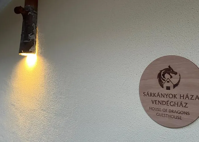 Sarkanyok Haza Vendeghaz - House Of Dragons بيت للعطل Raposka